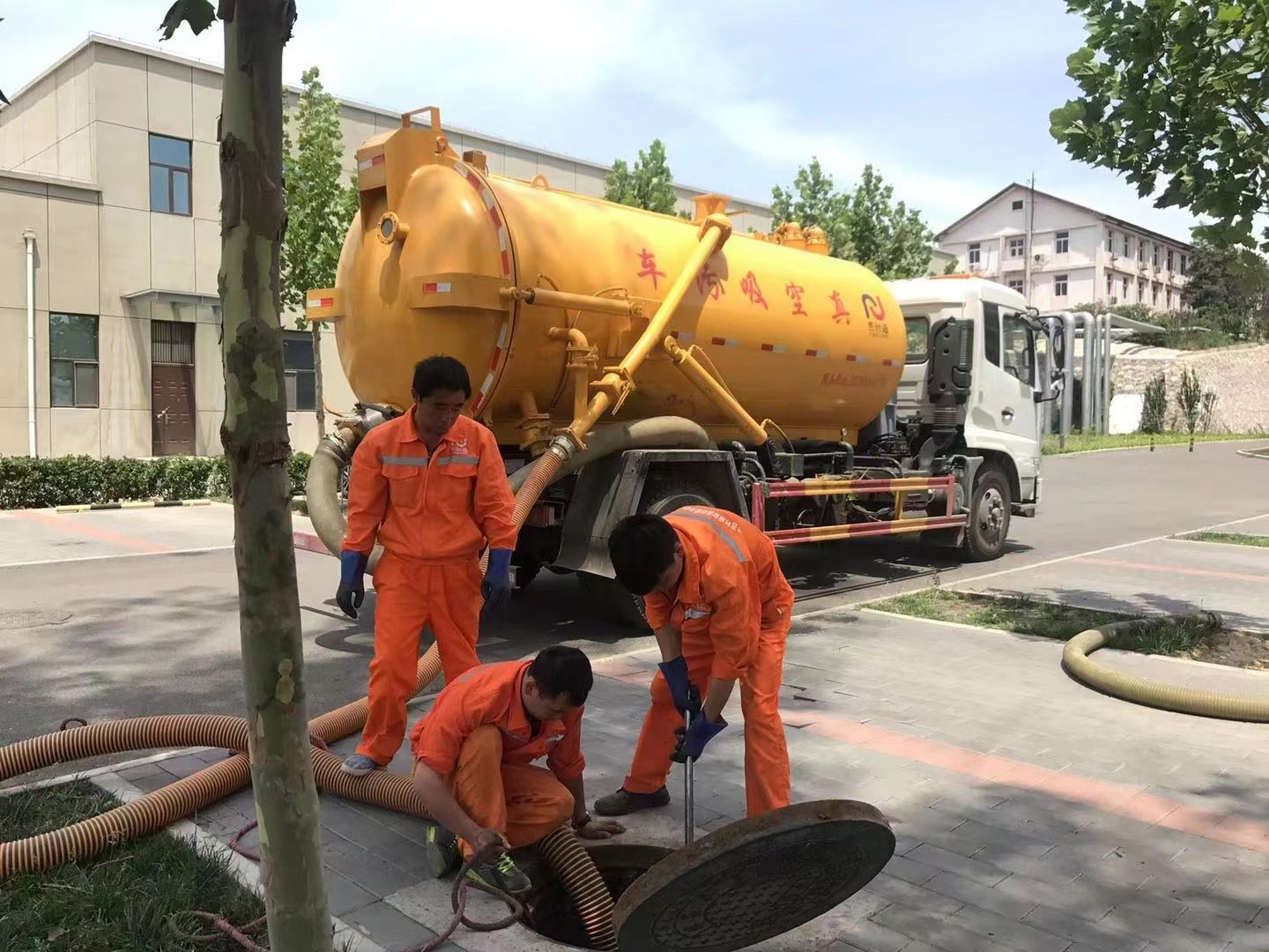 浦江化粪池清理与5-8吨吸粪车施工效率分析